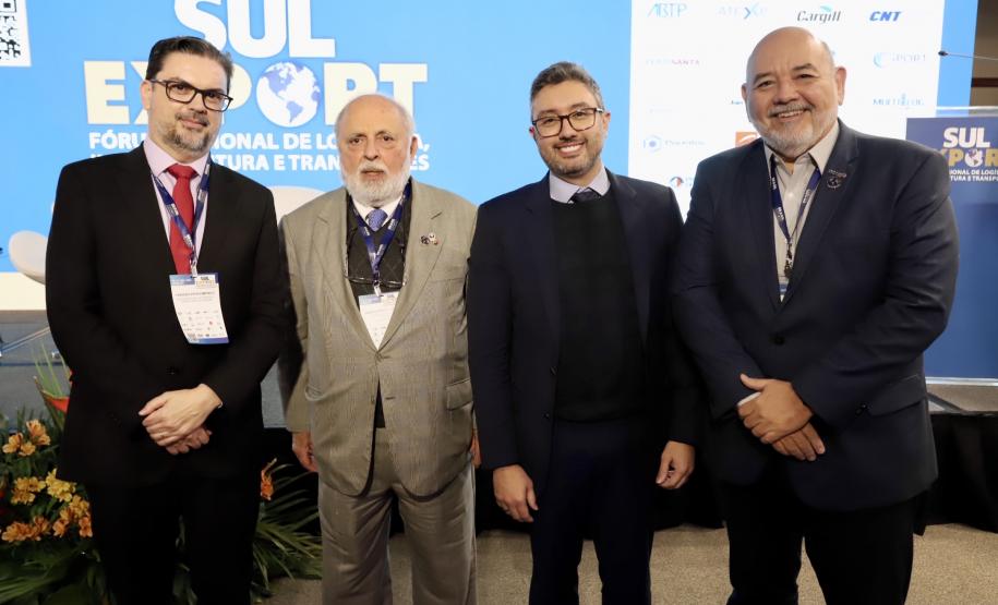 Portos do Paraná apresenta pioneirismo da concessão do canal de acesso no Sul Export