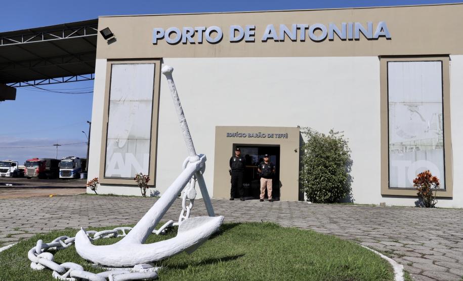 Portos do Paraná apresenta a moradores de Antonina projeto de revitalização do Barão do Teffé