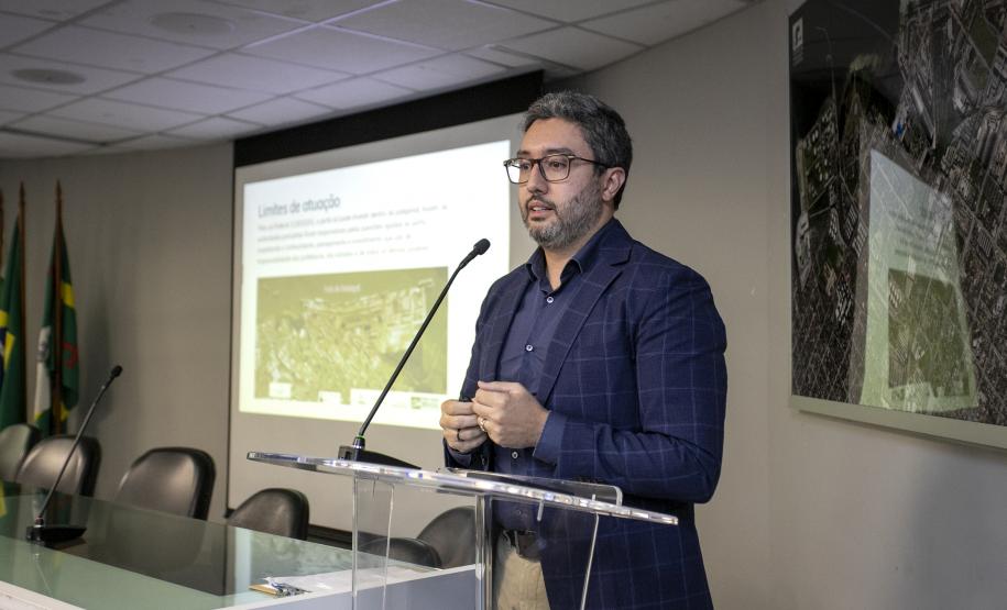 Deputados estaduais visitam o Porto de Paranaguá e homenageiam portuários