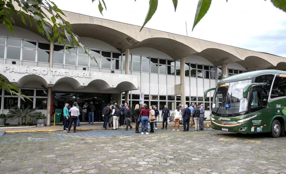 Visita ao Porto de Paranaguá abre encontro sobre logística, infraestrutura e transportes