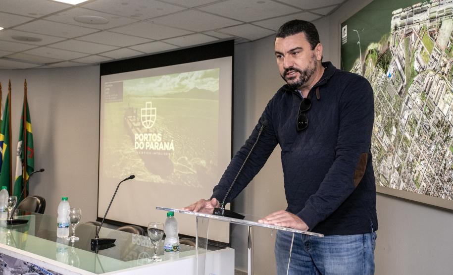 Visita ao Porto de Paranaguá abre encontro sobre logística, infraestrutura e transportes