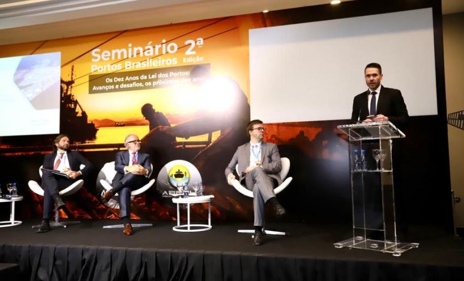 Portos do Paraná fala sobre pioneirismo na delegação de competência em Seminário de Portos