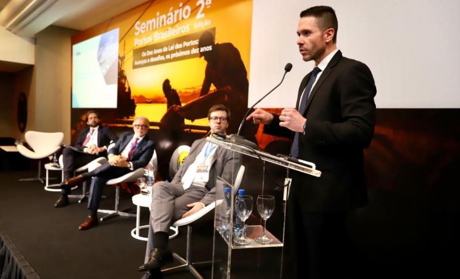 Portos do Paraná fala sobre pioneirismo na delegação de competência em Seminário de Portos