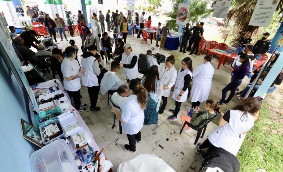 Porto em Ação presta mais de 200 atendimentos na comunidade do Amparo