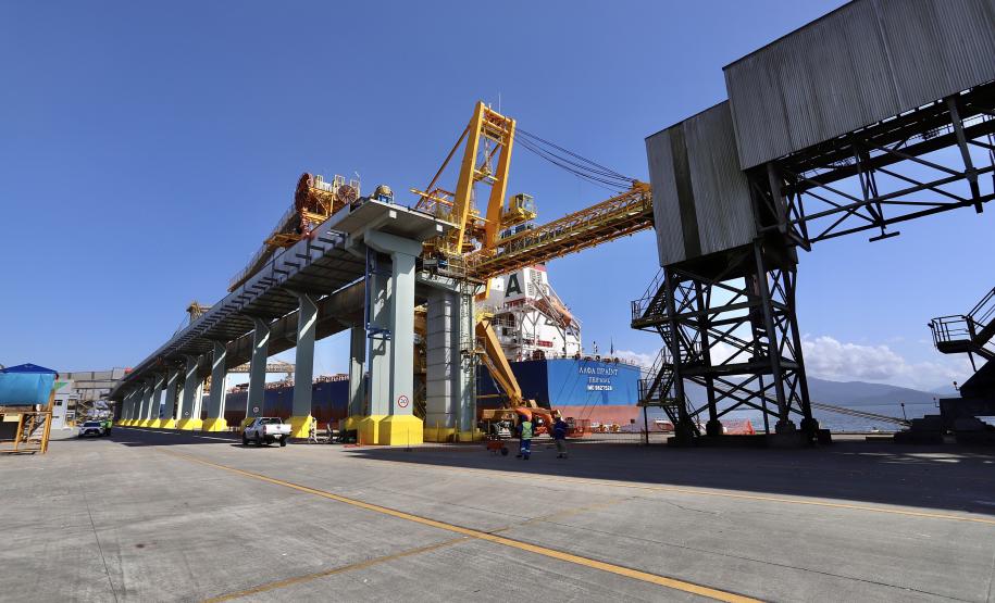 Obras no cais do Porto de Paranaguá aumentam segurança e eficiência das operações