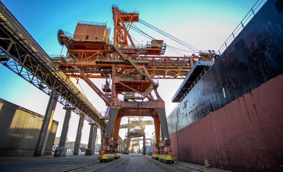 Obras no cais do Porto de Paranaguá aumentam segurança e eficiência das operações