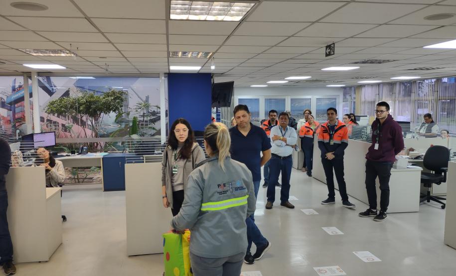 Portos do Paraná conscientiza sobre teste com etilômetro e segregação de resíduos