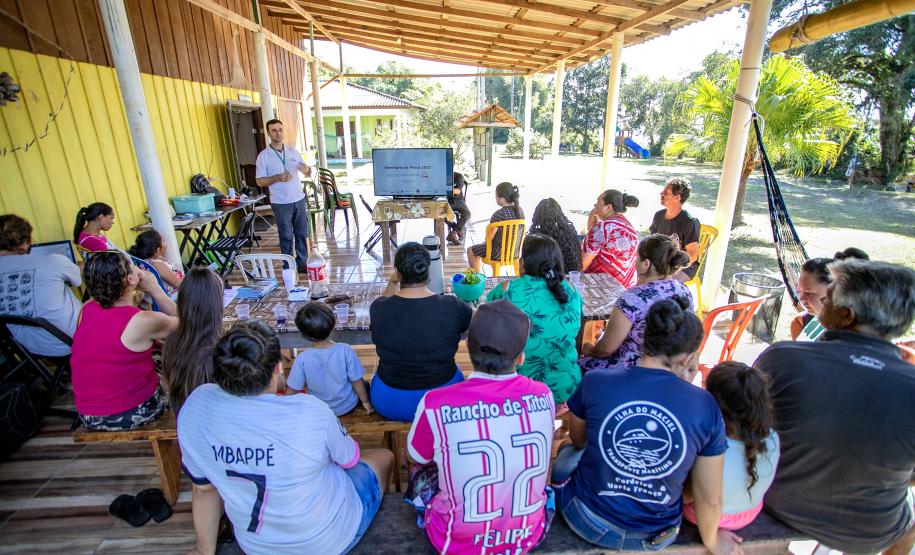 Portos do Paraná apresenta monitoramento da pesca às comunidades marítimas
