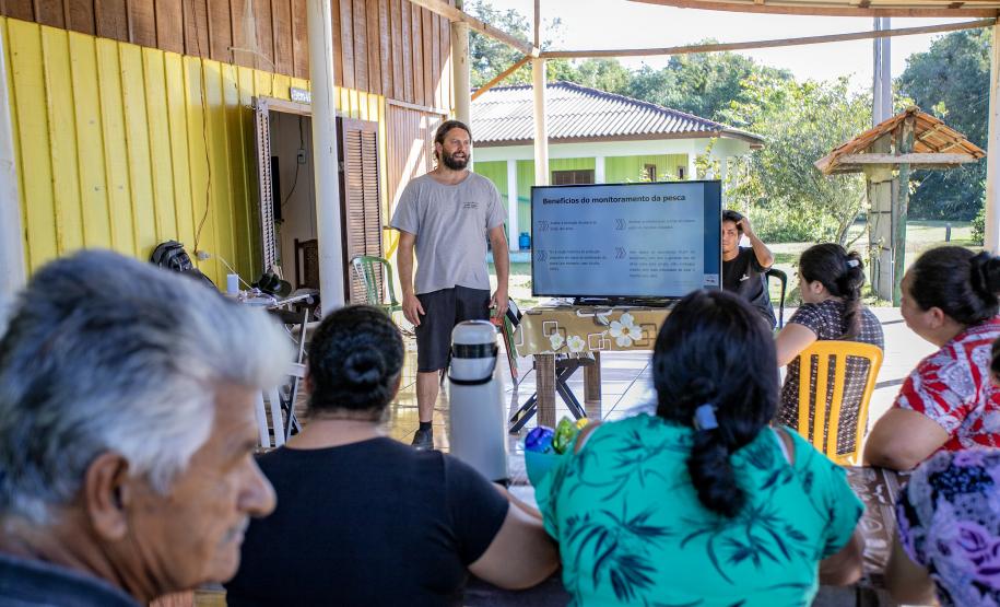 Portos do Paraná apresenta monitoramento da pesca às comunidades marítimas