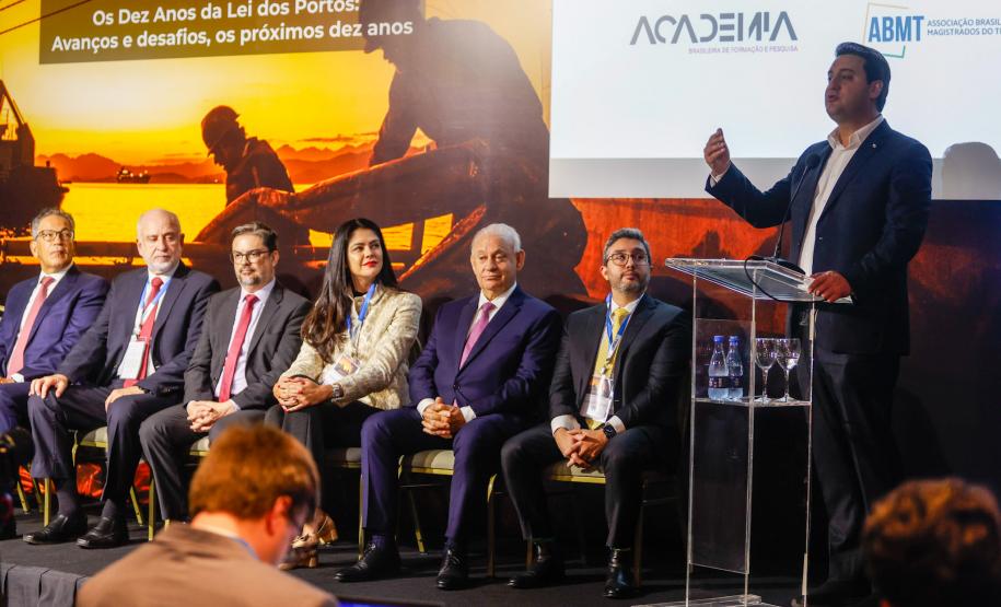 Governador destaca bom momento do Paraná em seminário sobre Lei de Portos