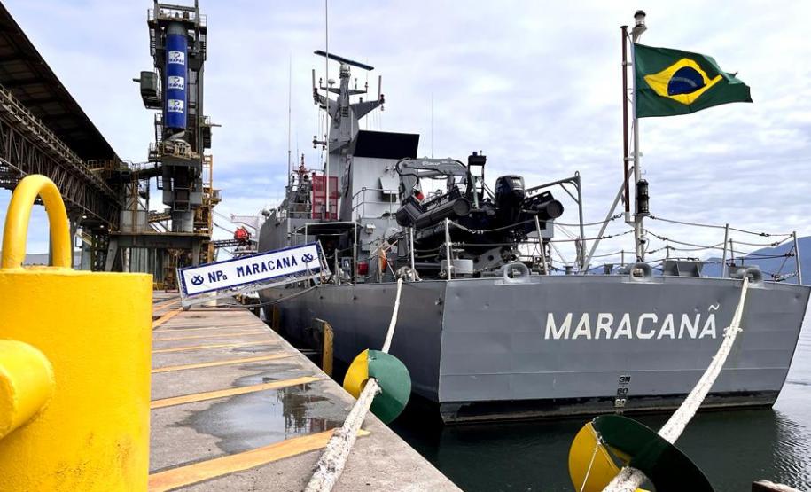 Após três dias em Paranaguá, navio-patrulha da Marinha segue em missão pela costa brasileira