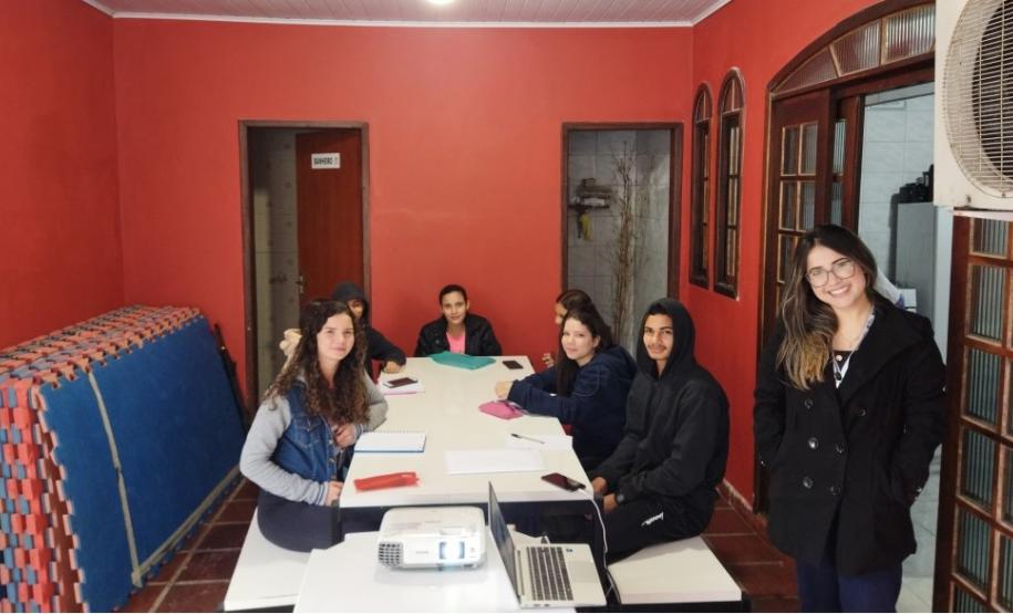 Portos do Paraná leva cursos profissionalizantes a jovens em duas comunidades