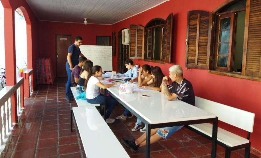 Portos do Paraná leva cursos profissionalizantes a jovens em duas comunidades