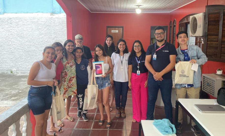 Portos do Paraná leva cursos profissionalizantes a jovens em duas comunidades