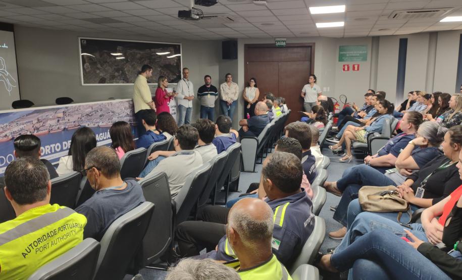 Café com Saúde inicia na Portos do Paraná com Setembro Amarelo como tema