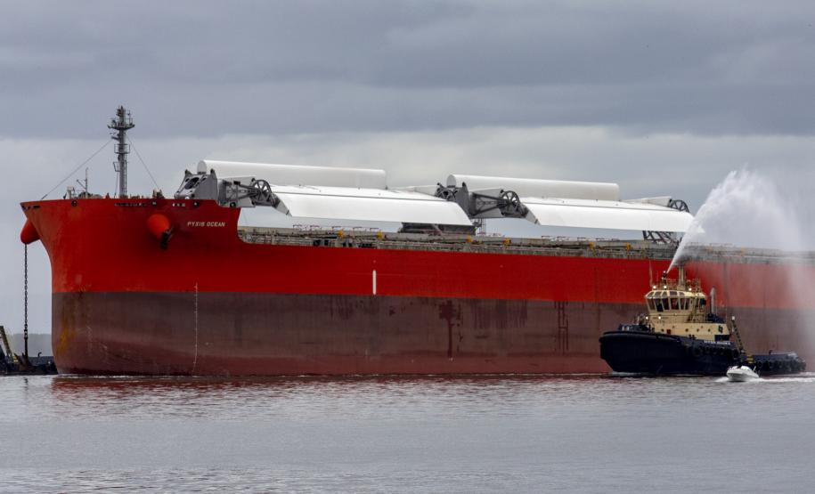 Porto de Paranaguá recebe primeiro navio "verde" do mundo nesta sexta-feira