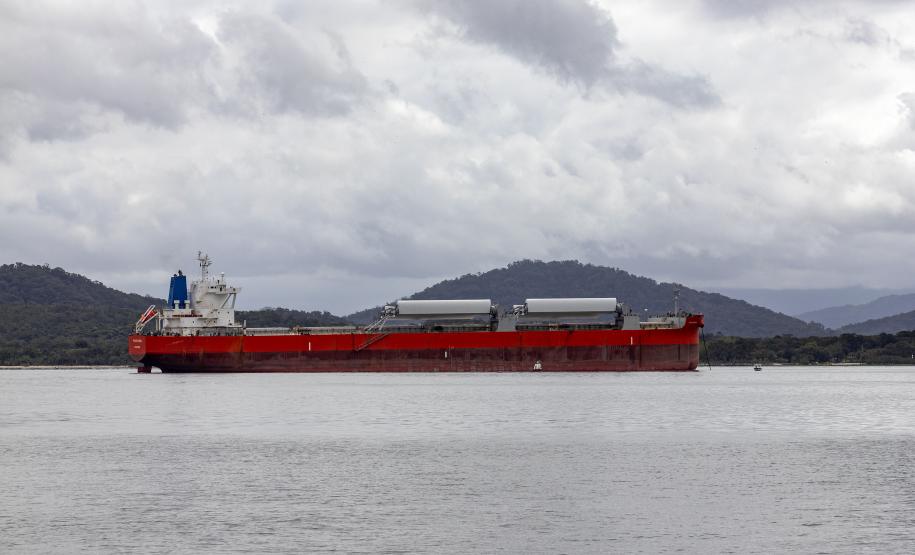 Porto de Paranaguá recebe primeiro navio "verde" do mundo nesta sexta-feira