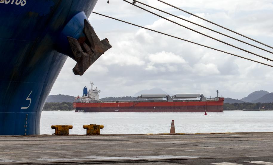 Porto de Paranaguá recebe primeiro navio "verde" do mundo nesta sexta-feira