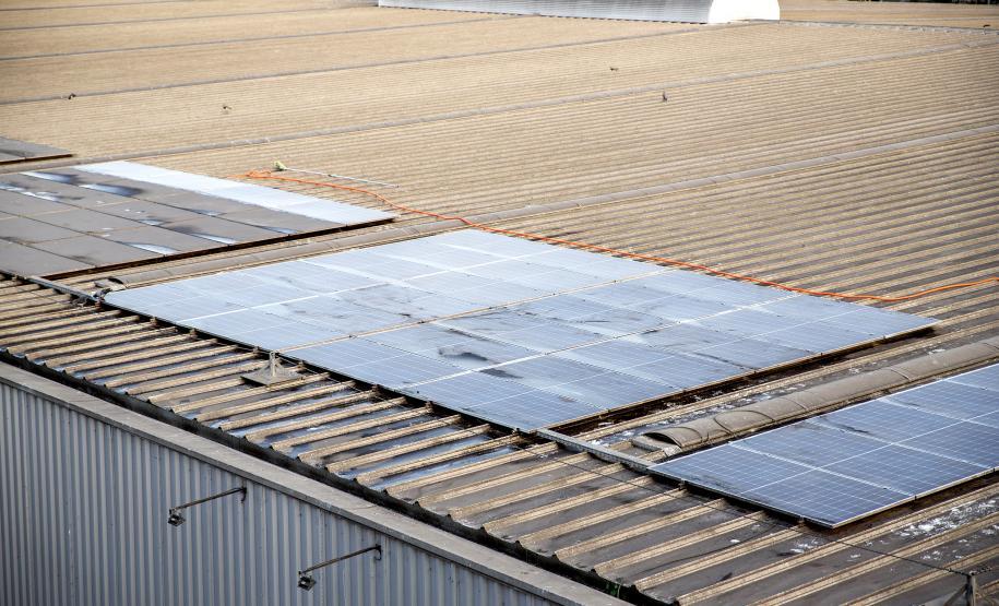 Painéis fotovoltaicos incrementam sustentabilidade no terminal da Klabin no porto