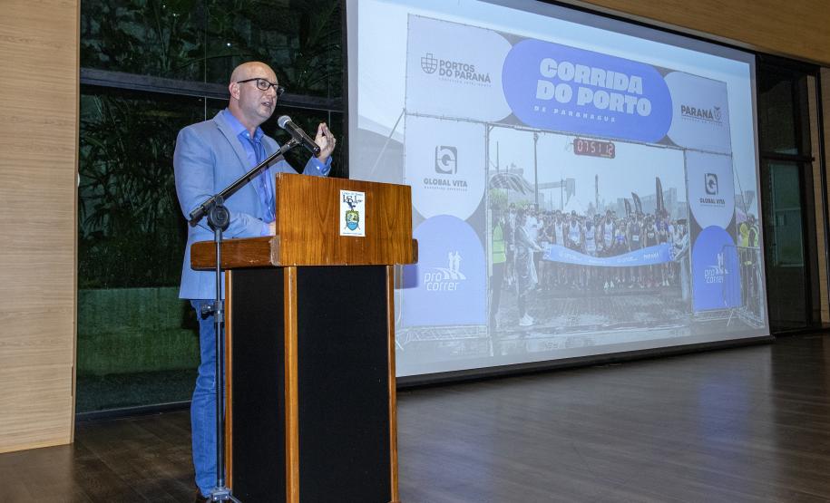 Mais de 200 alunos participaram de palestra realizada pela Portos do Paraná