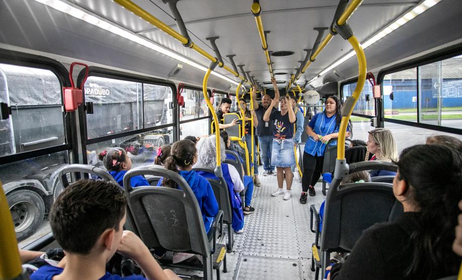 Porto de Paranaguá recebe grupo especial da comunidade surda