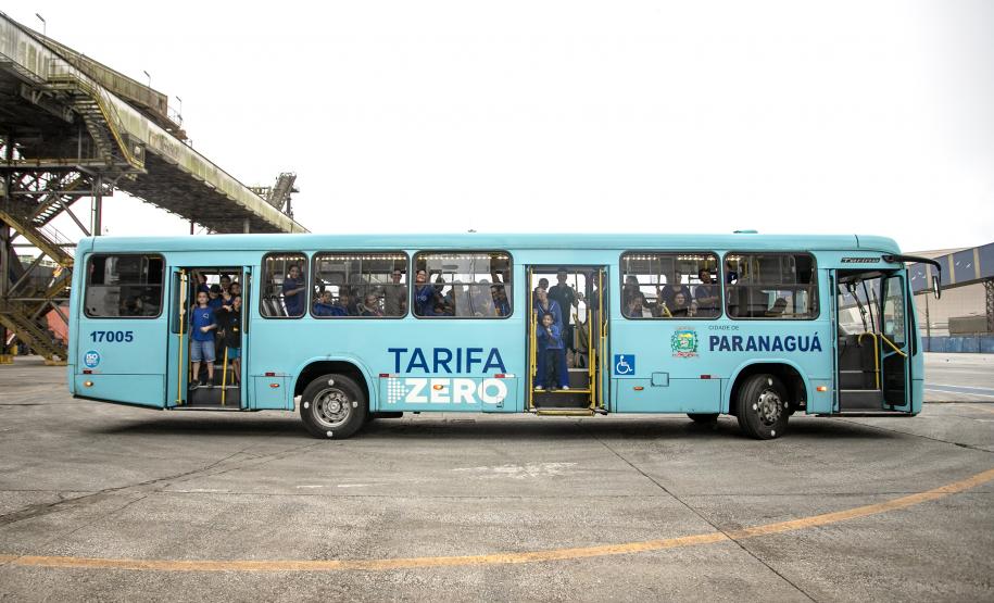 Porto de Paranaguá recebe grupo especial da comunidade surda