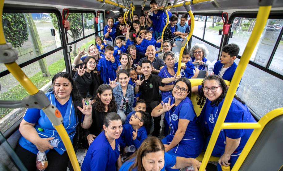 Porto de Paranaguá recebe grupo especial da comunidade surda