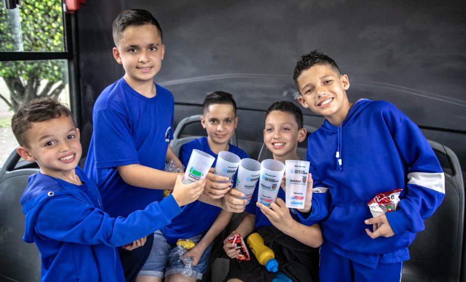 Porto de Paranaguá recebe grupo especial da comunidade surda