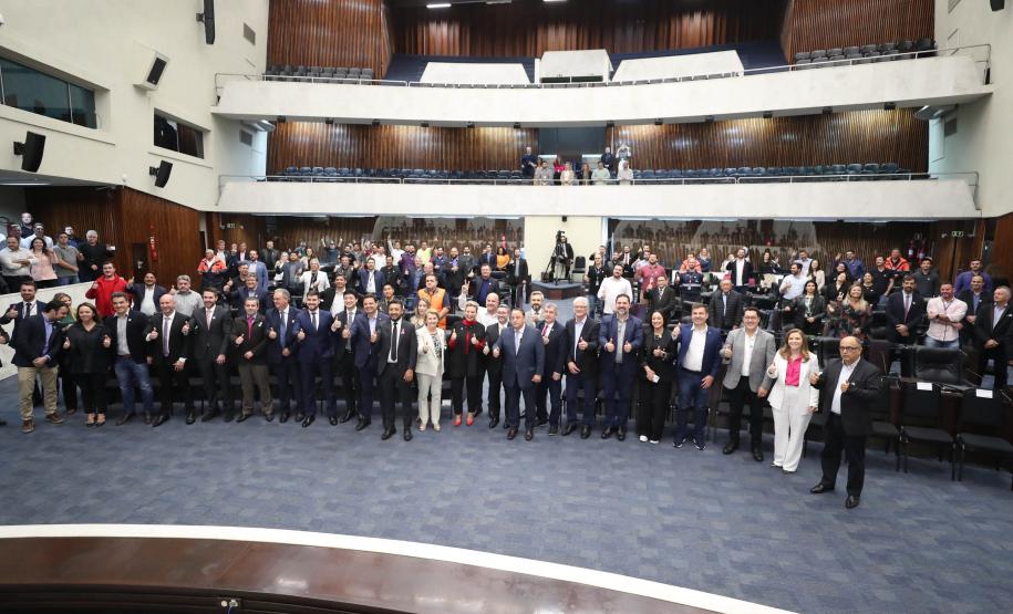 Com melhor gestão do Brasil, Portos do Paraná recebe homenagem da Assembleia