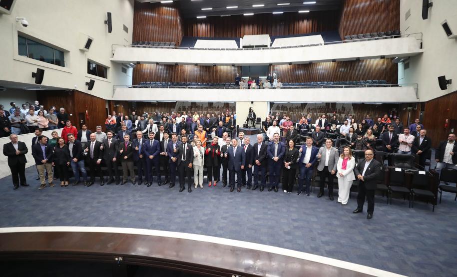 Com melhor gestão do Brasil, Portos do Paraná recebe homenagem da Assembleia