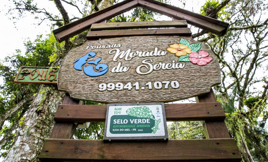 Portos do Paraná certifica empresas da Ilha do Mel com “Selo Verde 2023”