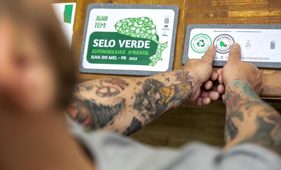 Portos do Paraná certifica empresas da Ilha do Mel com “Selo Verde 2023”