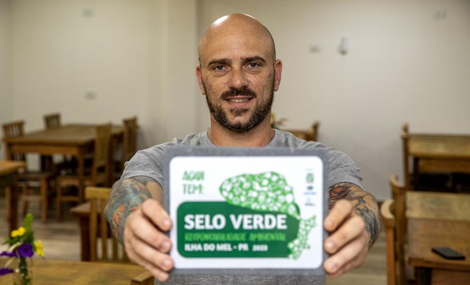 Portos do Paraná certifica empresas da Ilha do Mel com “Selo Verde 2023”