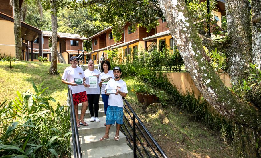 Portos do Paraná certifica empresas da Ilha do Mel com “Selo Verde 2023”