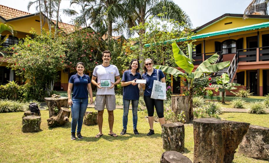 Portos do Paraná certifica empresas da Ilha do Mel com “Selo Verde 2023”