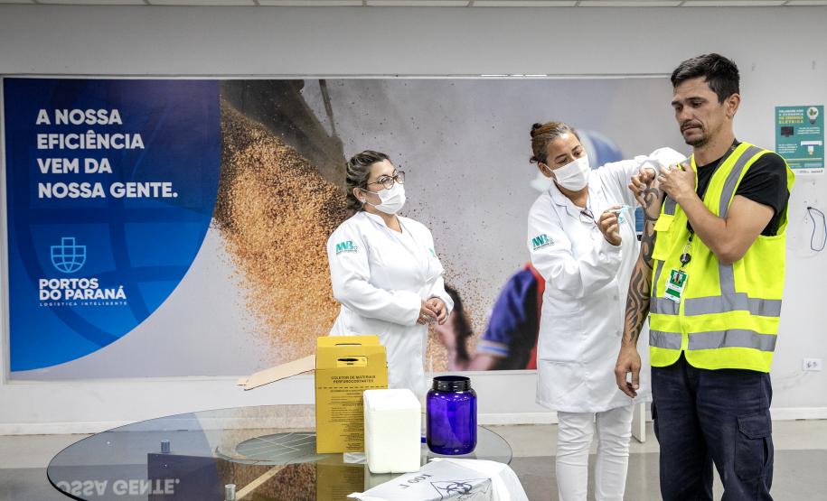 Campanha de vacinação atinge 400 doses aplicadas no Porto de Paranaguá