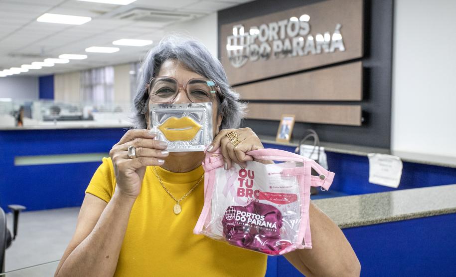 Ação marca encerramento da campanha Outubro Rosa na Portos do Paraná