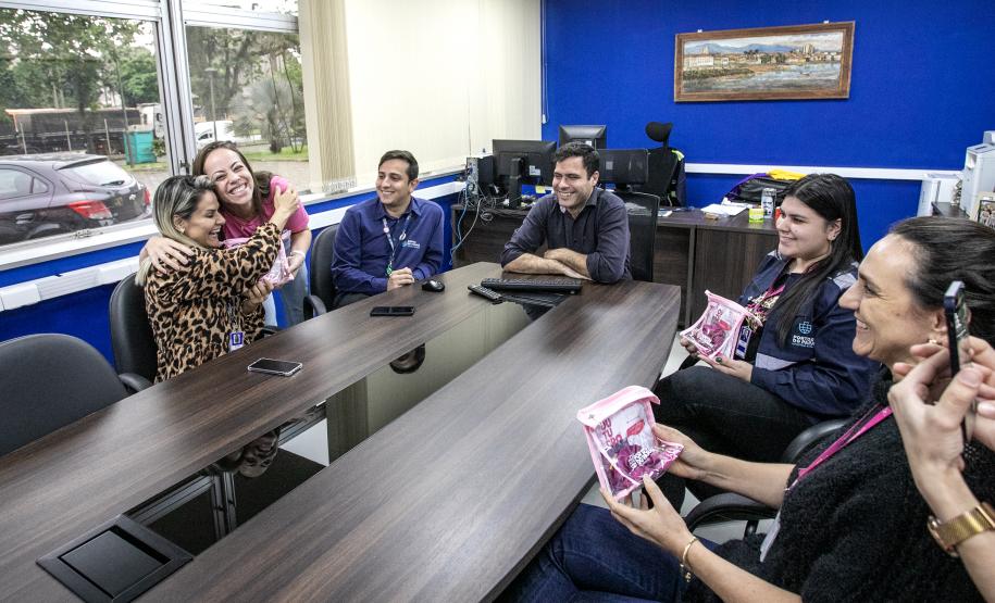 Ação marca encerramento da campanha Outubro Rosa na Portos do Paraná