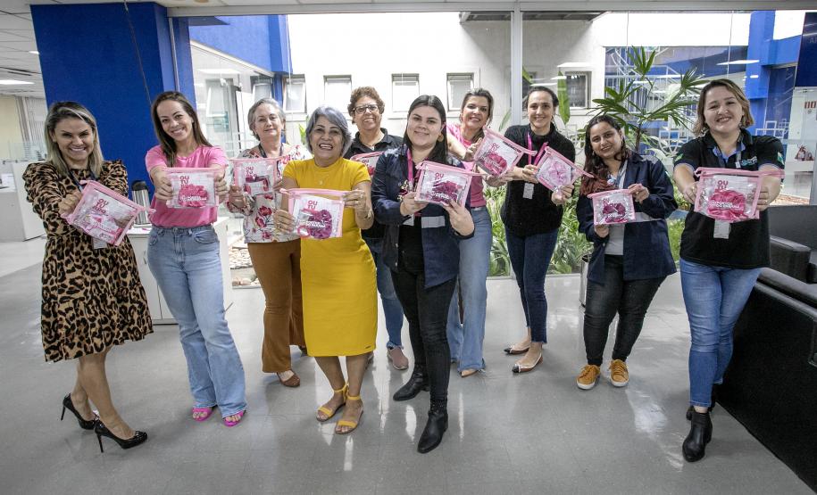 Ação marca encerramento da campanha Outubro Rosa na Portos do Paraná