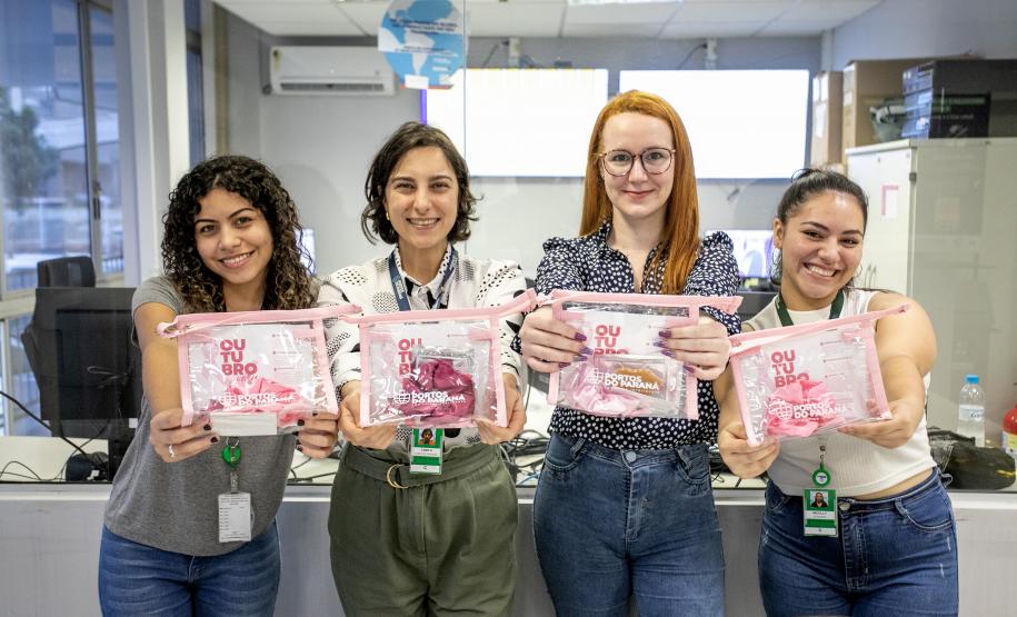 Ação marca encerramento da campanha Outubro Rosa na Portos do Paraná