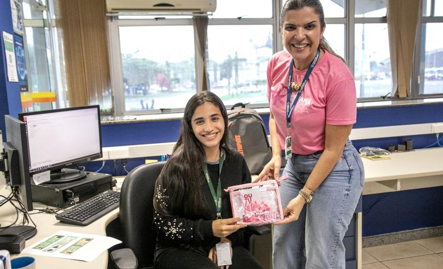 Ação marca encerramento da campanha Outubro Rosa na Portos do Paraná