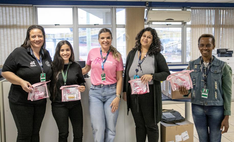 Ação marca encerramento da campanha Outubro Rosa na Portos do Paraná