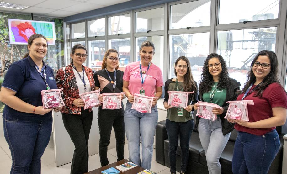 Ação marca encerramento da campanha Outubro Rosa na Portos do Paraná