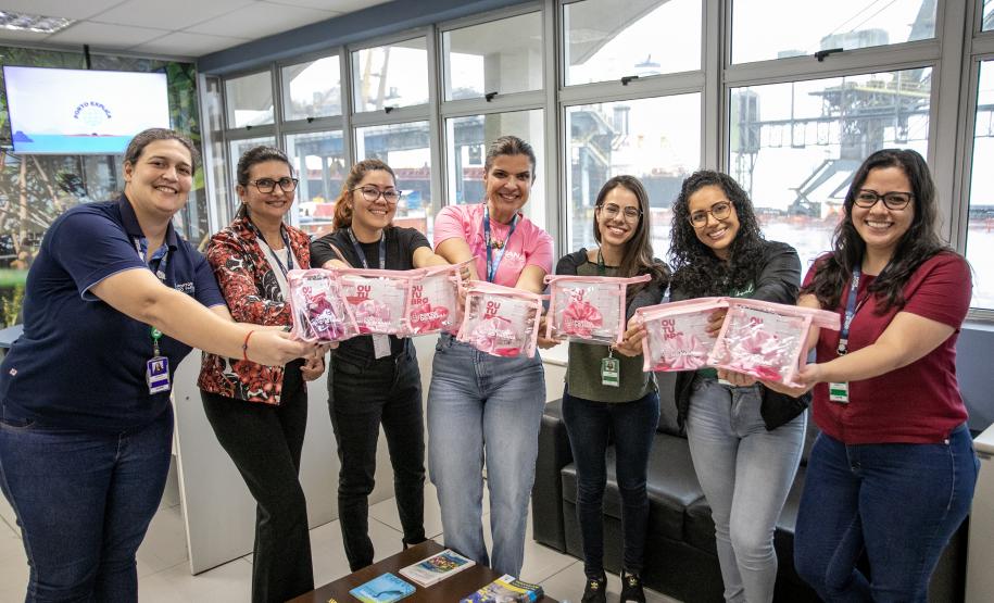 Ação marca encerramento da campanha Outubro Rosa na Portos do Paraná