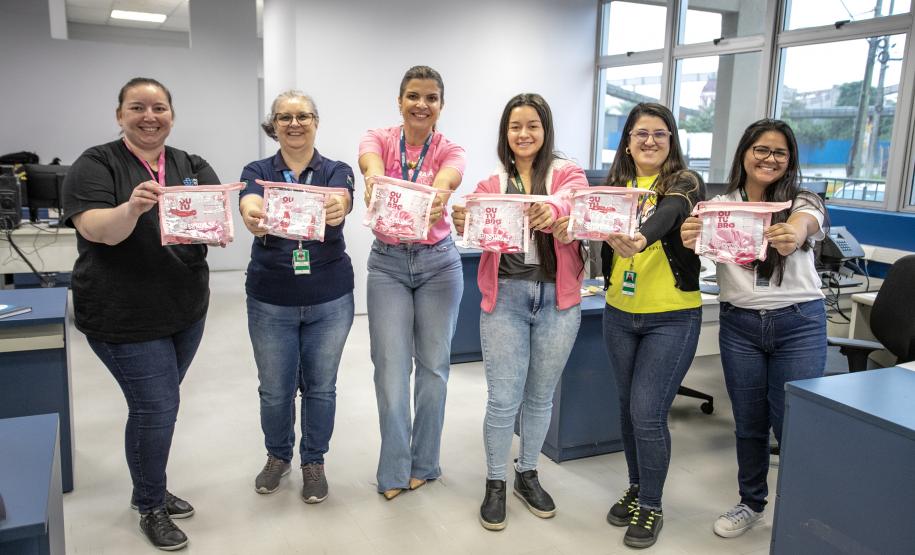 Ação marca encerramento da campanha Outubro Rosa na Portos do Paraná