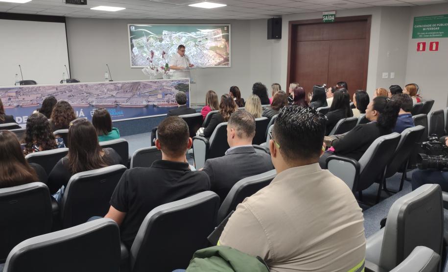 Portos do Paraná sedia formatura de mulheres operadoras de empilhadeira