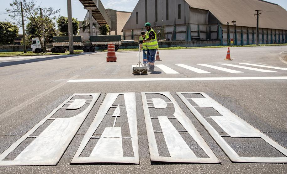Vias próximas ao Porto de Paranaguá ganham nova sinalização