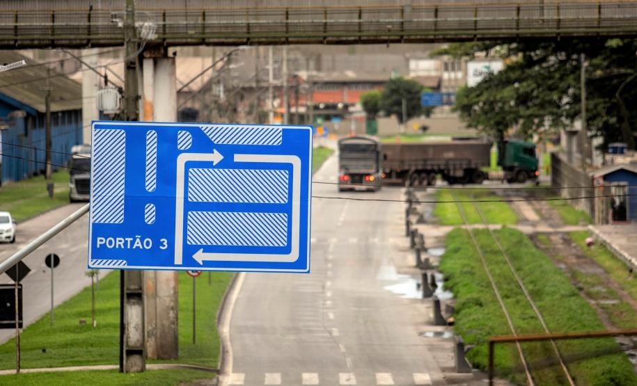 Vias próximas ao Porto de Paranaguá ganham nova sinalização