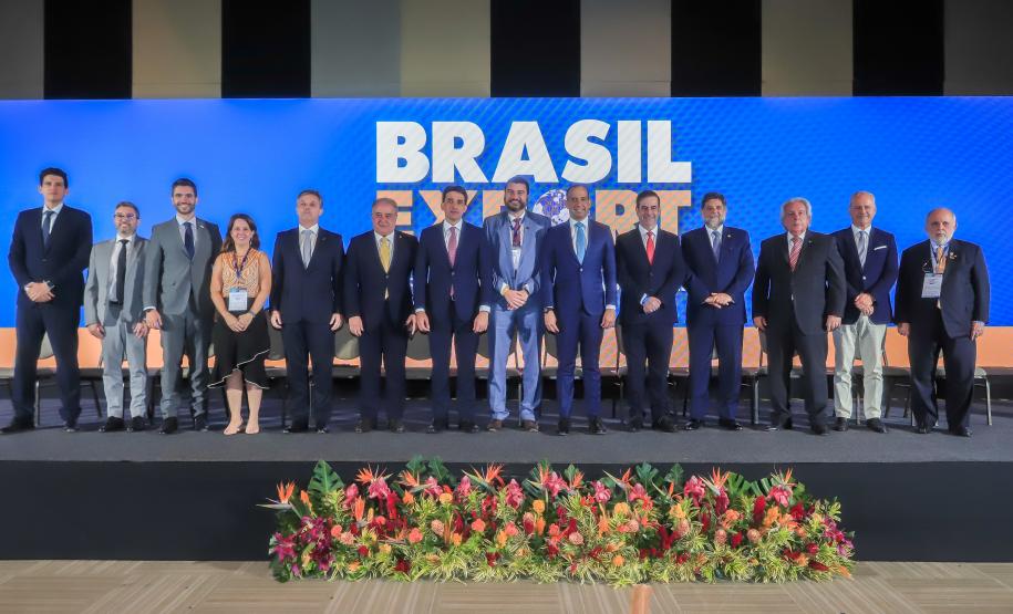 Ministro de Portos parabeniza gestão da Portos do Paraná