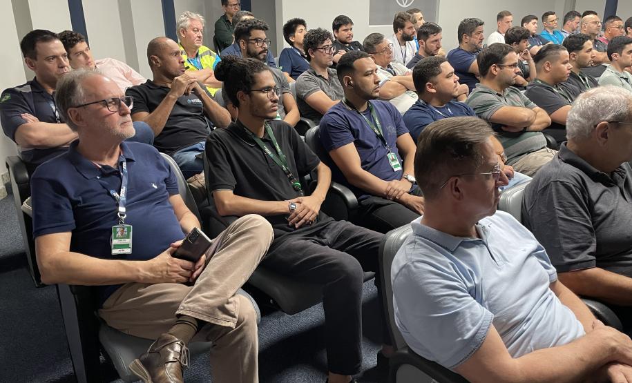 Colaboradores da Portos do Paraná lotam auditório em evento do Novembro Azul